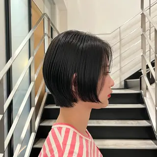 ショート カラー ボブ/レイヤー/ ハッシュカット/河内のヘアスタイル