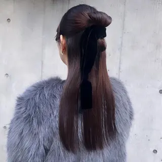 セミロング ヘアアレンジ カジュアルを女っぽく 𝗮𝘆𝗮𝗰𝗼のヘアスタイル