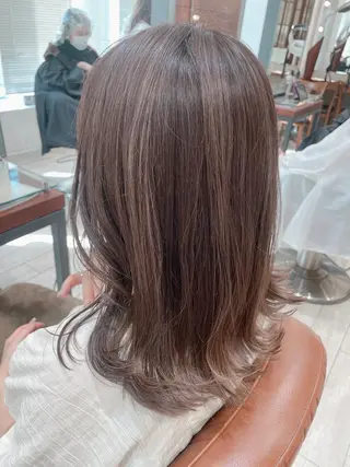 ミディアム カラー 🦖鶴岡 香純🦖のヘアスタイル