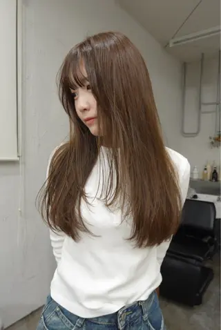 ロング カラー 長谷 若奈のヘアスタイル