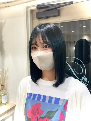 ミディアム カラー 磯　亜由香🌼 ブリーチ/ボブカットのヘアスタイル