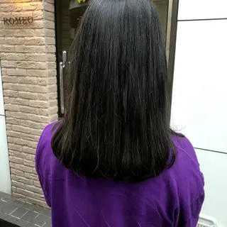 ミディアム カラー ，comma momoka🪄のヘアスタイル