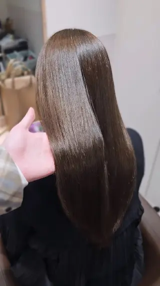 セミロング カラー 縮毛矯正をしている人 のためのカラーのヘアスタイル