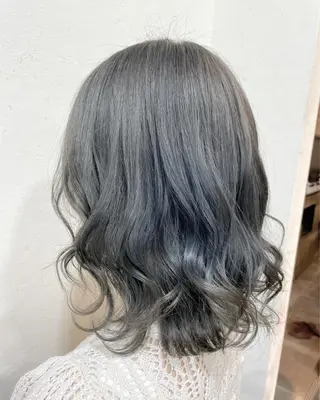 ミディアム カラー 齋藤 結愛のヘアスタイル