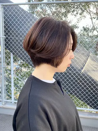 ショート カラー 岡田 恭明のヘアスタイル