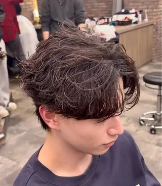 パーマ メンズ センターパート/フェ ザー🔥SHUYAのヘアスタイル