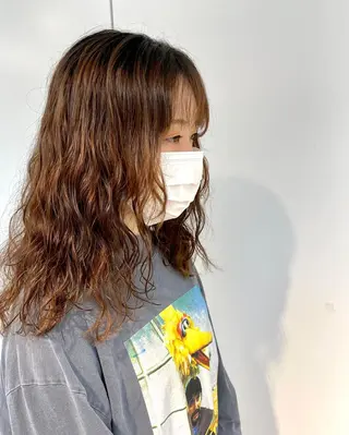 ロング パーマ 🍮中山詩乃🍮顔 まわりデザイン◎のヘアスタイル