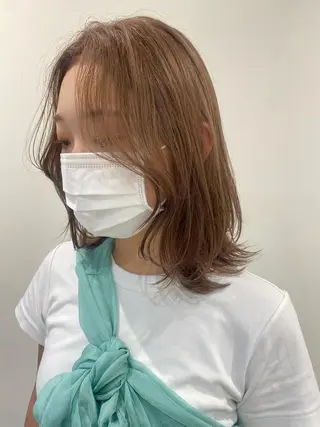 ミディアム カラー 小顔レイヤー/ ベージュ🤍Rieのヘアスタイル