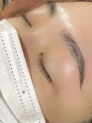 アイブロウ Tanemoto Ozaiのネイルデザイン