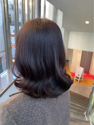 ミディアム カラー 廣瀬 奈緒のヘアスタイル