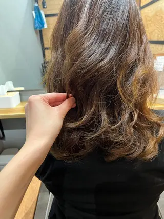 ミディアム カラー パーマ ヘアアレンジ メンズ キッズ ネイル マツエク・マツパ アイブロウ 久木原 ゆりのヘアスタイル