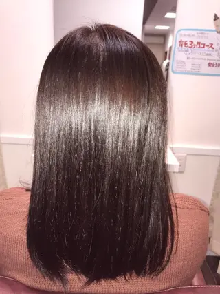 ミディアム 野澤 朱里のヘアスタイル