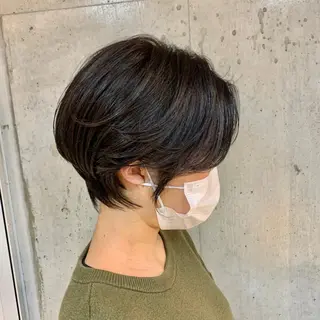 ショート カラー コバヤシ リョウのヘアスタイル