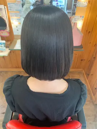 ミディアム 佐藤 慈巳のヘアスタイル