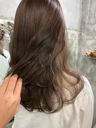 セミロング カラー レイヤー/グレージュ 🤍奥開梨恵のヘアスタイル