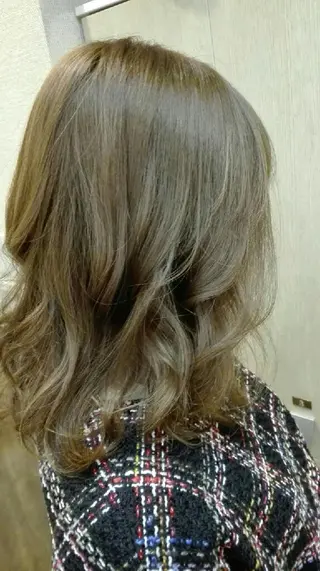 ミディアム カラー パーマ マツエク・マツパ ネイル キッズ メンズ ヘアアレンジ MEGUMI megumiのヘアスタイル
