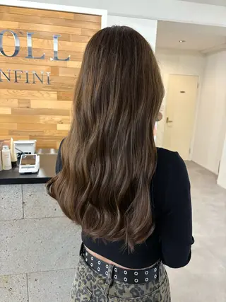 ロング カラー 黒川 綾音のヘアスタイル