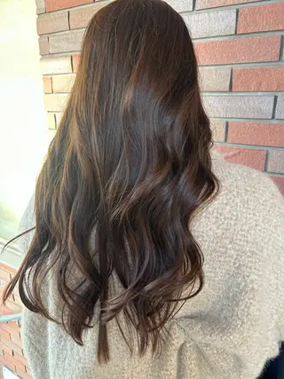 ロング 隈園 菜々美のヘアスタイル