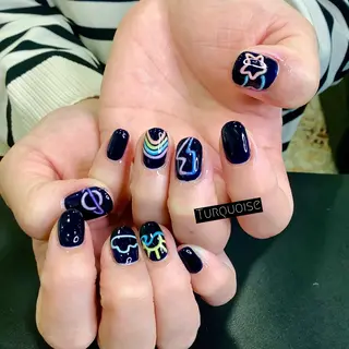 ネイル 個性派ネイルサロン 💅🏼ターコイズのネイルデザイン