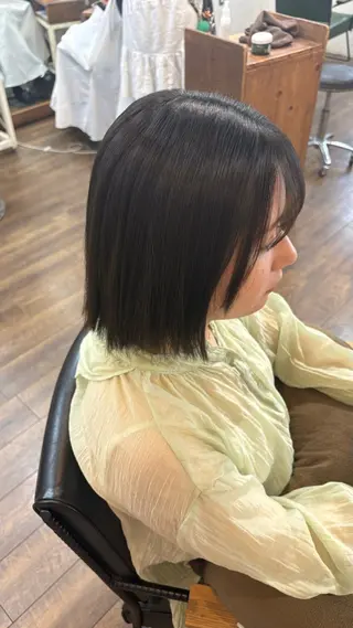 ショート カラー 元山 透明感艶カラー 🌻レイヤーカットのヘアスタイル