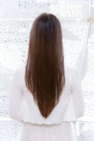 セミロング 頭から整える美容師 松田のヘアスタイル