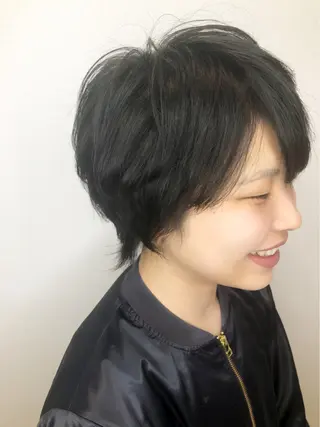 ショート カラー 上田 篤史のヘアスタイル