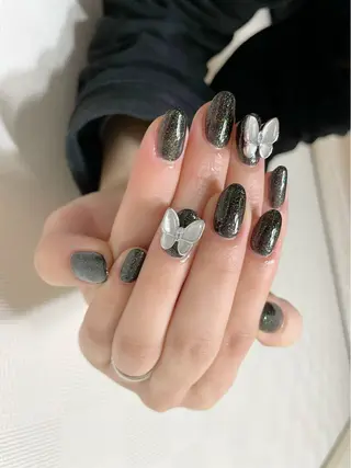 ミディアム え まのネイルデザイン