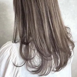 セミロング カラー 一ノ瀬 暁のヘアスタイル