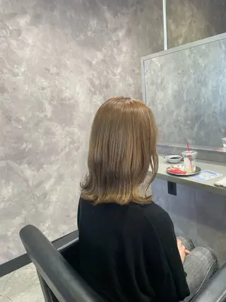 ミディアム カラー 手塚 由佳のヘアスタイル