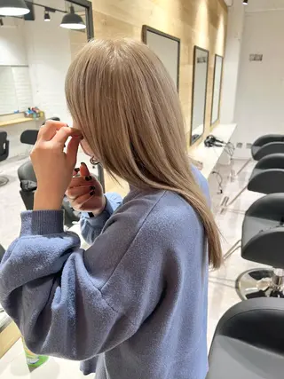 セミロング フジサキ ケンのヘアスタイル