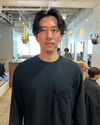 ミディアム パーマ メンズ グランジヘア 無造作ヘアHYUGAのヘアスタイル