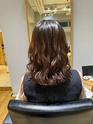 セミロング 大人可愛い♡コテ巻き パーマ🌼杉田 萌恵のヘアスタイル