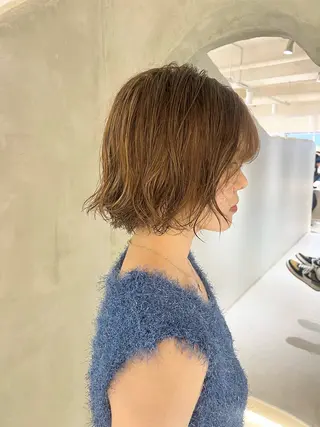 ショート 切りっぱなしボブ/ 艶カラー/綾莉のヘアスタイル