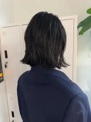 ショート カラー 切りっぱなしボブ レイヤー/縮毛矯正のヘアスタイル