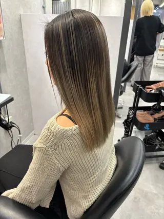 ロング かがみ/メンテナンス カット無料のヘアスタイル