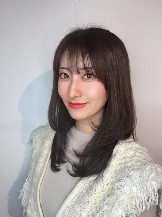 セミロング 塩谷 楓のヘアスタイル