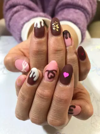 セミロング 石谷 詩織のネイルデザイン