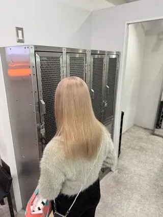 セミロング カラー 【🥀履歴修正🥀】 ハイトーン職人/拓真のヘアスタイル