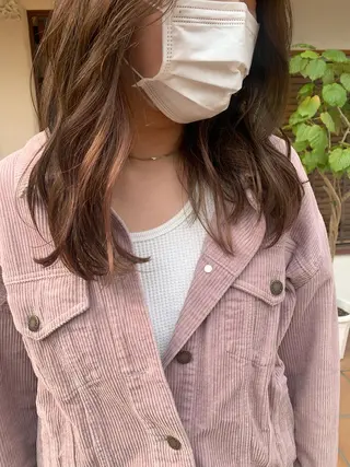 セミロング カラー putri 川邉 優花のヘアスタイル