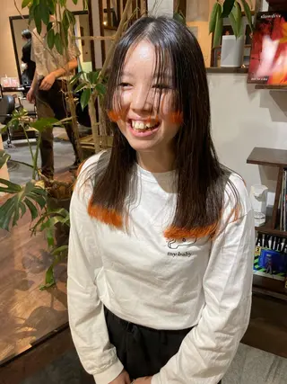 セミロング 金田 夏野のヘアスタイル