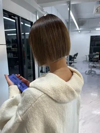ショート ハイトーン/髪質改善 /ブリーチ縮毛のヘアスタイル