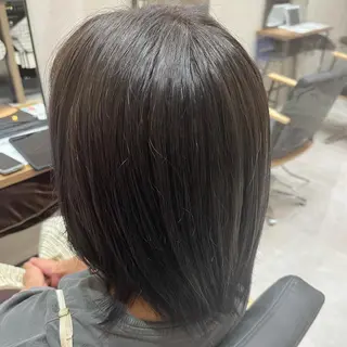 カラー イオカ ヒトミのヘアスタイル