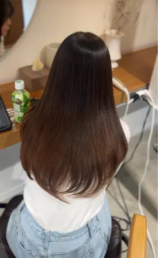 ロング 塩川ももこ/ 自然な縮毛矯正のヘアスタイル