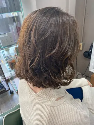 ミディアム カラー 加藤 知子のヘアスタイル