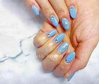 ネイル ネイルリボン 受付スタッフのネイルデザイン