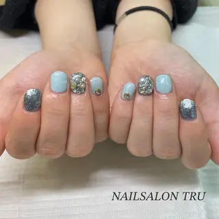 ネイル 𝐼𝑁𝑂𝑈𝐸 𝑀𝐼𝐴のネイルデザイン