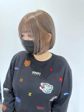 ショート カラー 小顔レイヤー/ ベージュ🤍Rieのヘアスタイル