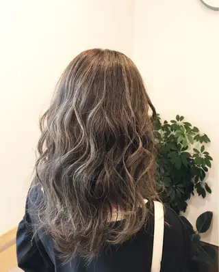 ロング 森 莉子のヘアスタイル