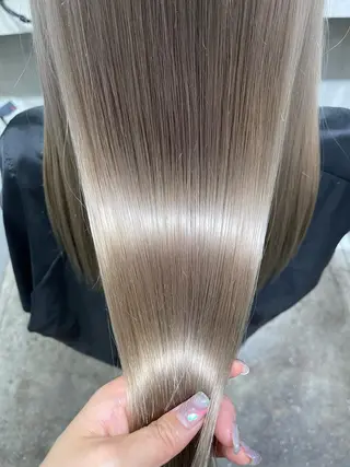 ロング カラー 〻ツヤハイトーン🩰 🤍HARUCAのヘアスタイル