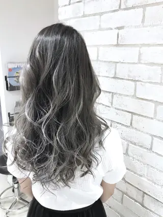 ロング カラー パーマ ヘアアレンジ メンズ キッズ ネイル マツエク・マツパ バレイヤージュ/ 髪質改善/渡邉悟🌱のヘアスタイル